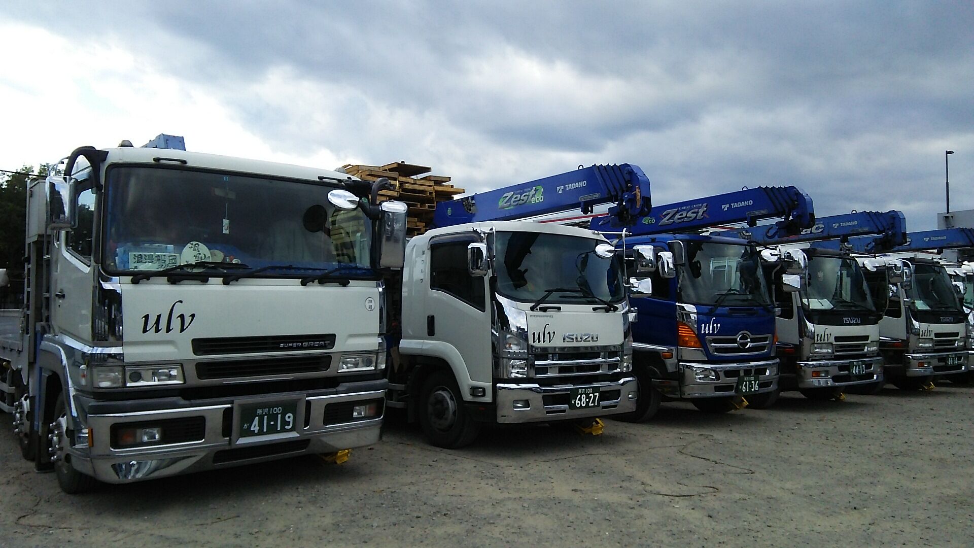 大型トラック